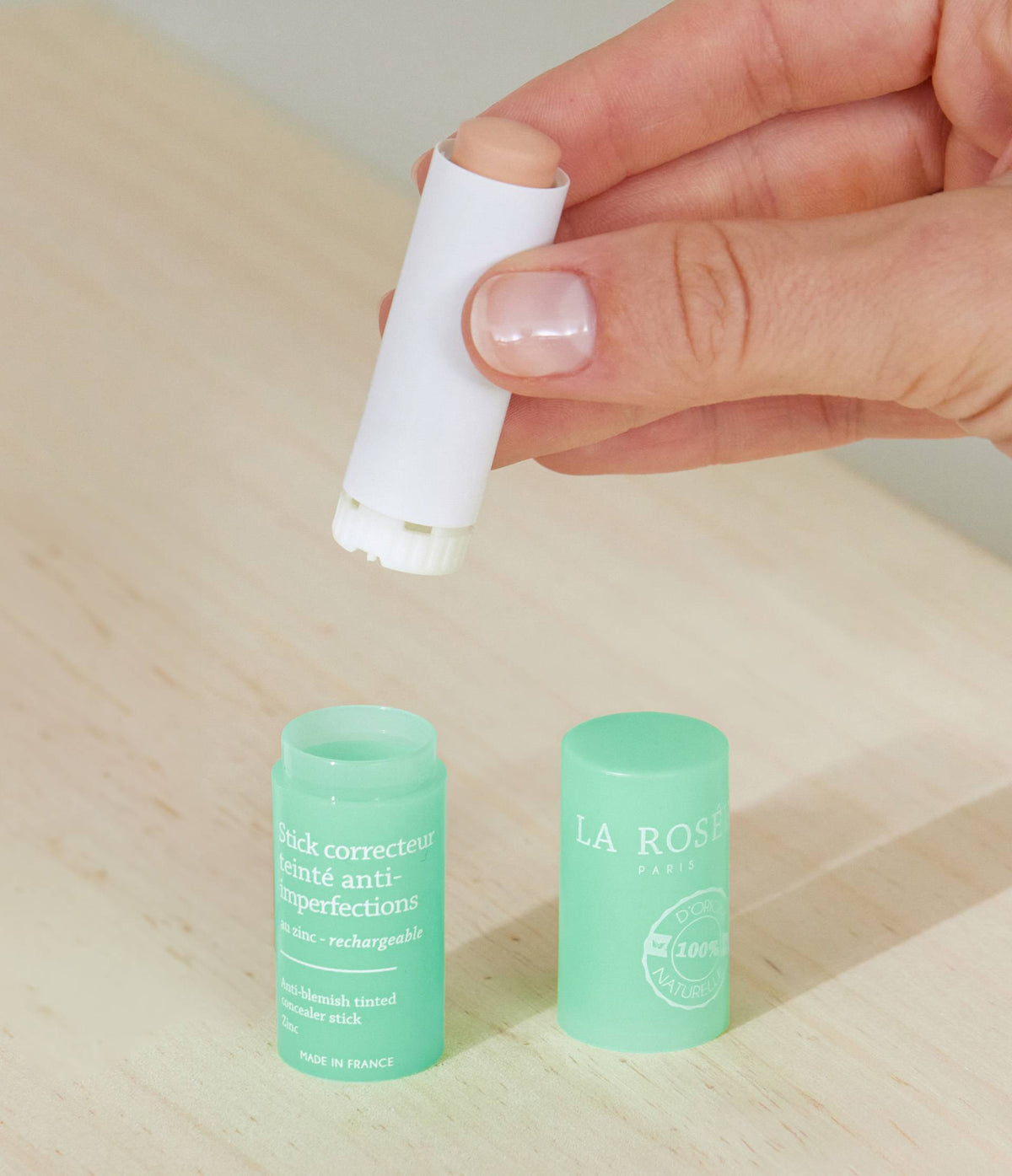 Stick correcteur teinté anti-imperfections rechargeable